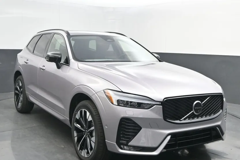 2026 Volvo XC60 B5 Plus photo 1