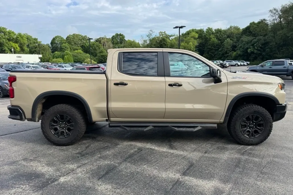 2022 Chevrolet Silverado 1500 ZR2 photo 1