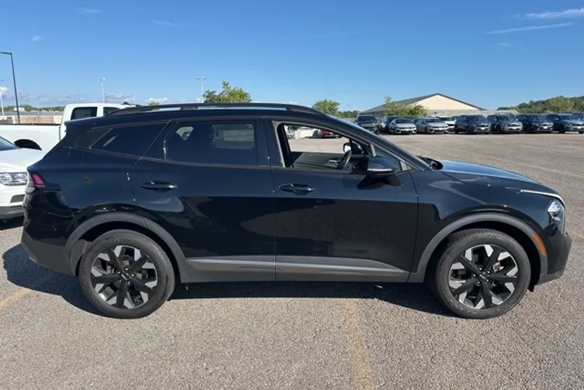 2023 Kia Sportage X-Line photo 1
