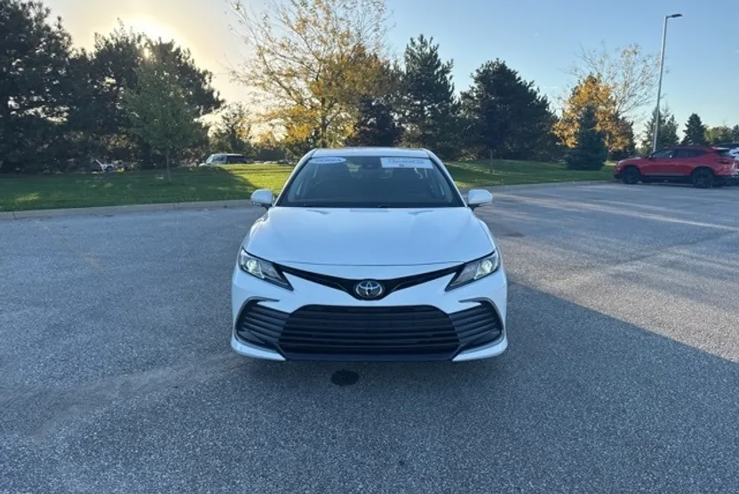 2024 Toyota Camry LE photo 1