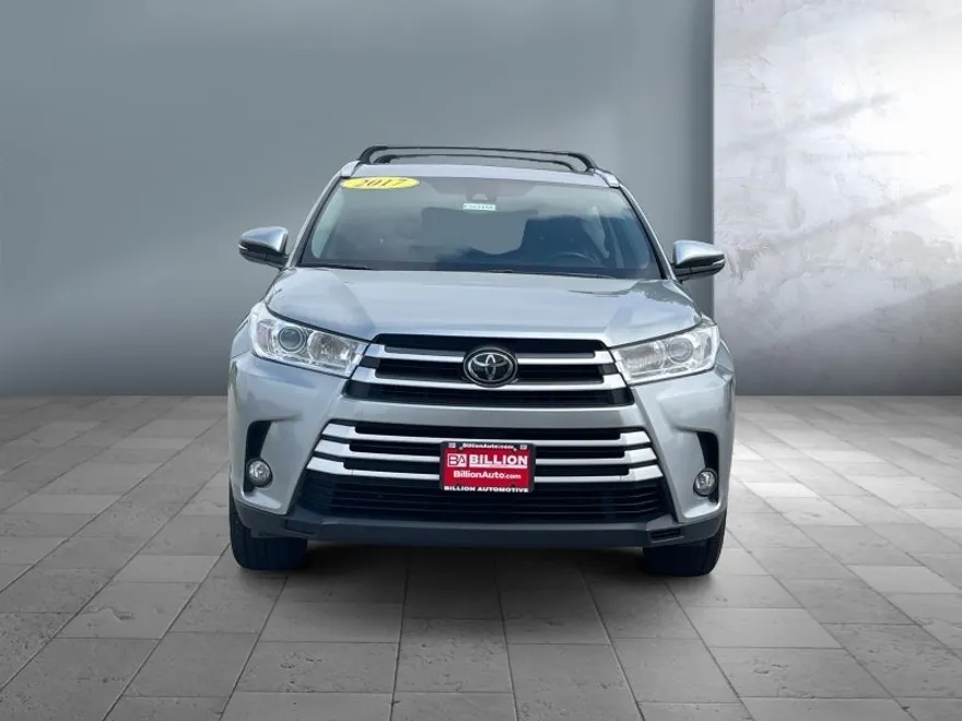 2017 Toyota Highlander XLE photo 1