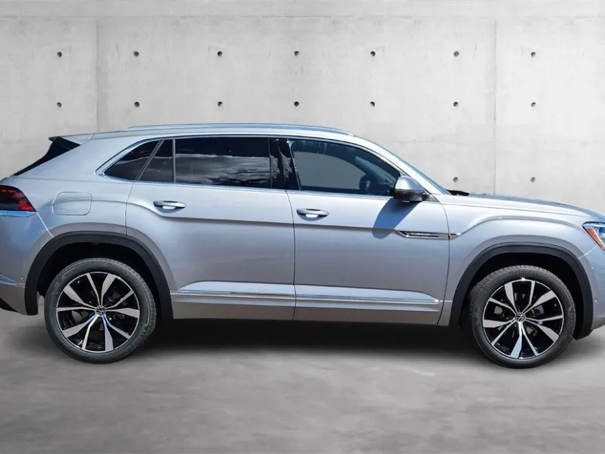 2025 Volkswagen Atlas Cross Sport SEL Premium R-Line photo 1
