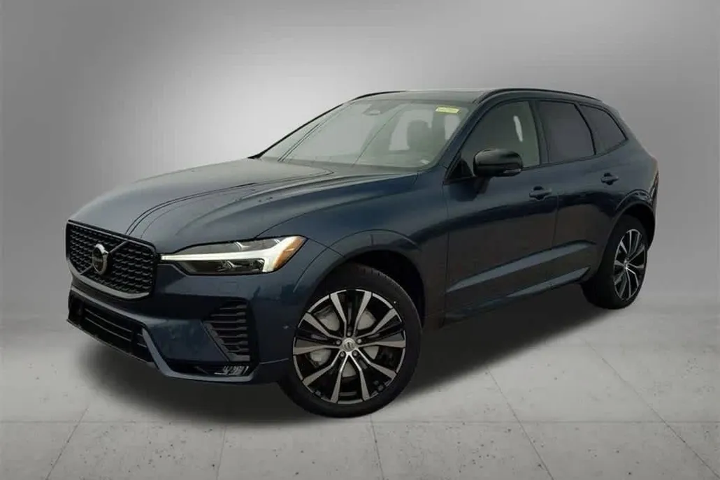 2025 Volvo XC60 Plus B5 photo 1