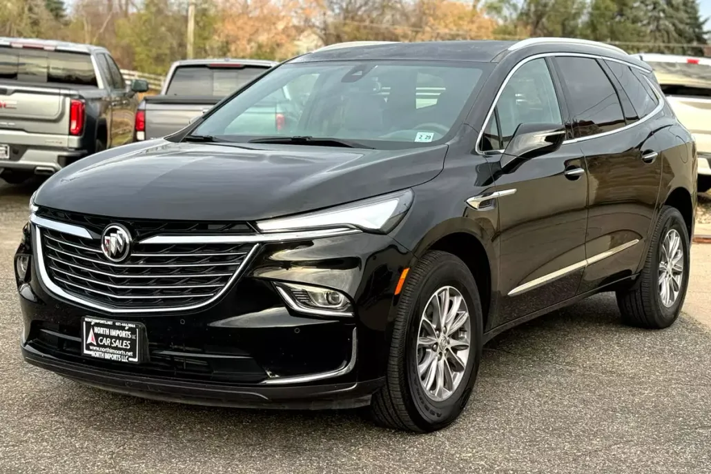 2024 Buick Enclave Essence photo 1