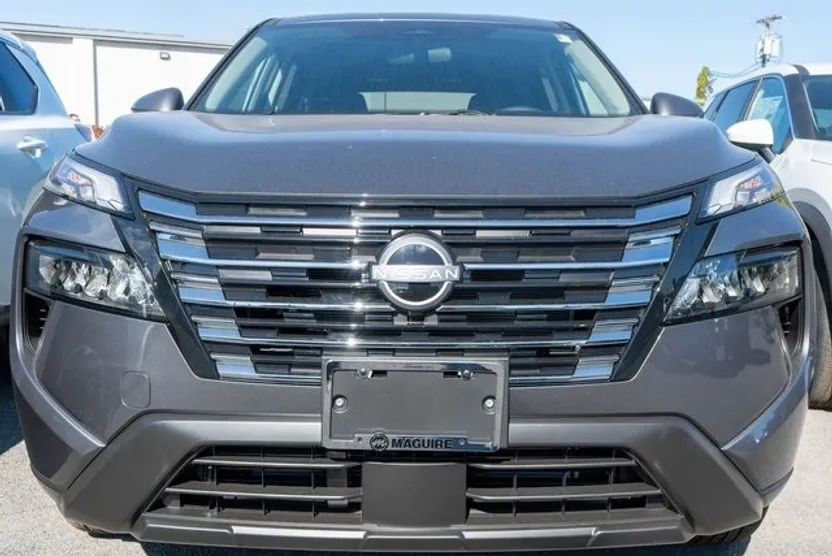 2026 Nissan Rogue SV photo 1