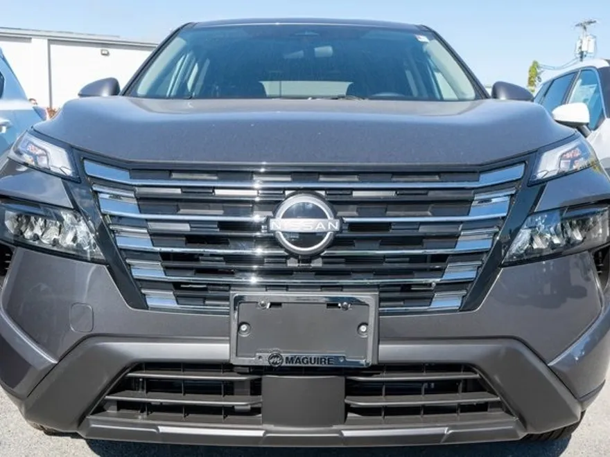 2026 Nissan Rogue SV photo 1