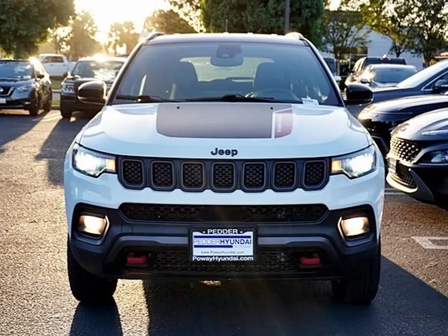 2023 Jeep Compass Trailhawk photo 1