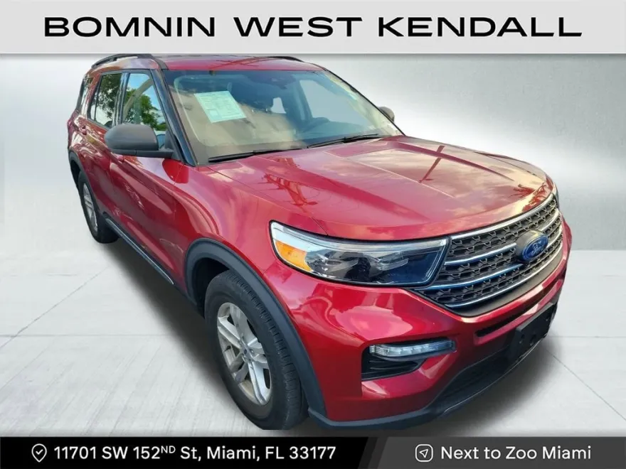 2023 Ford Explorer XLT photo 1
