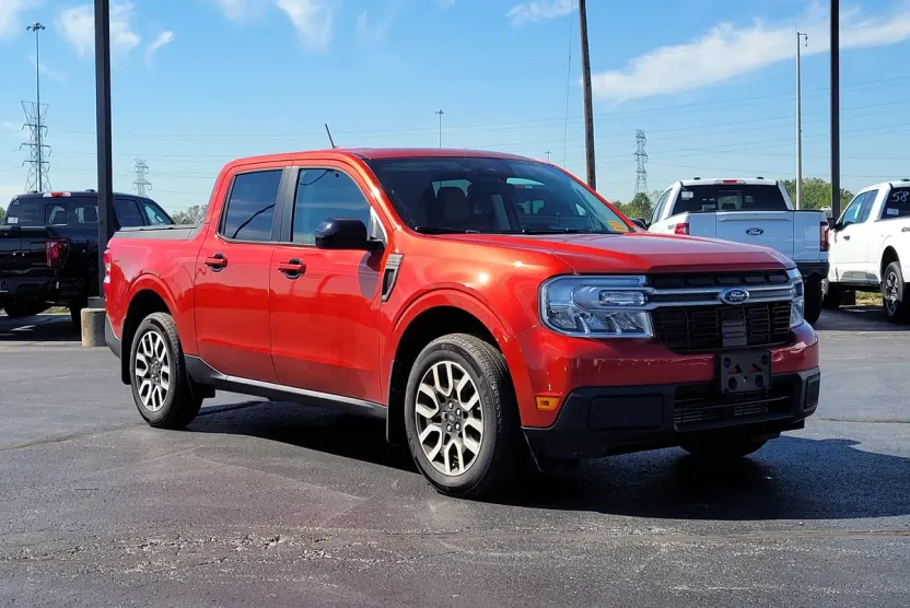 2024 Ford Maverick Lariat photo 1