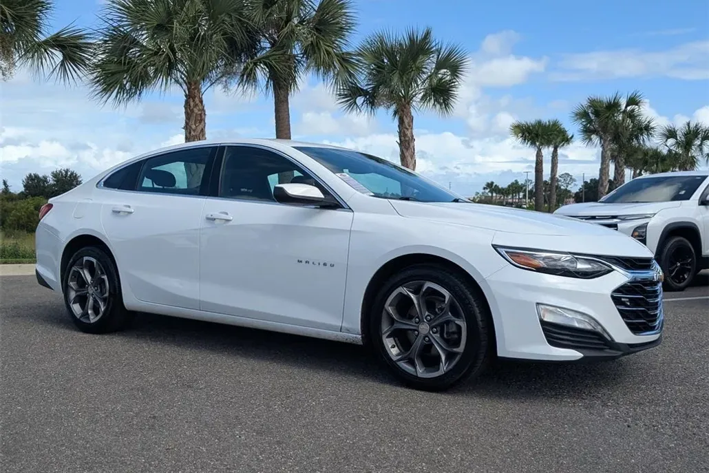 2024 Chevrolet Malibu 1LT photo 1