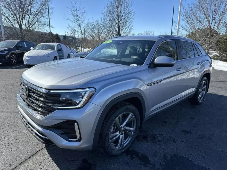 2024 Volkswagen Atlas Cross Sport SEL R-Line photo 1