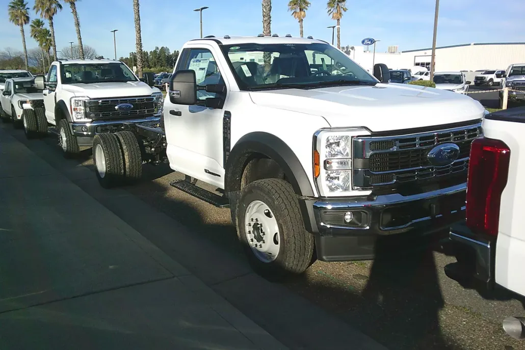 2024 Ford F-600 photo 1