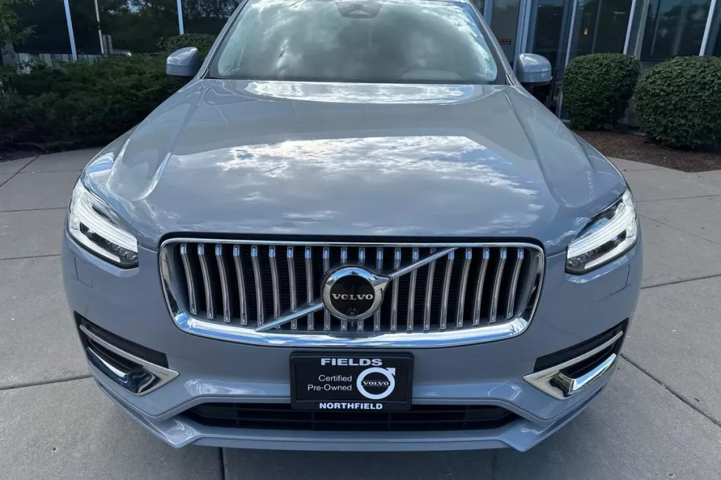 2024 Volvo XC90 Plus photo 1