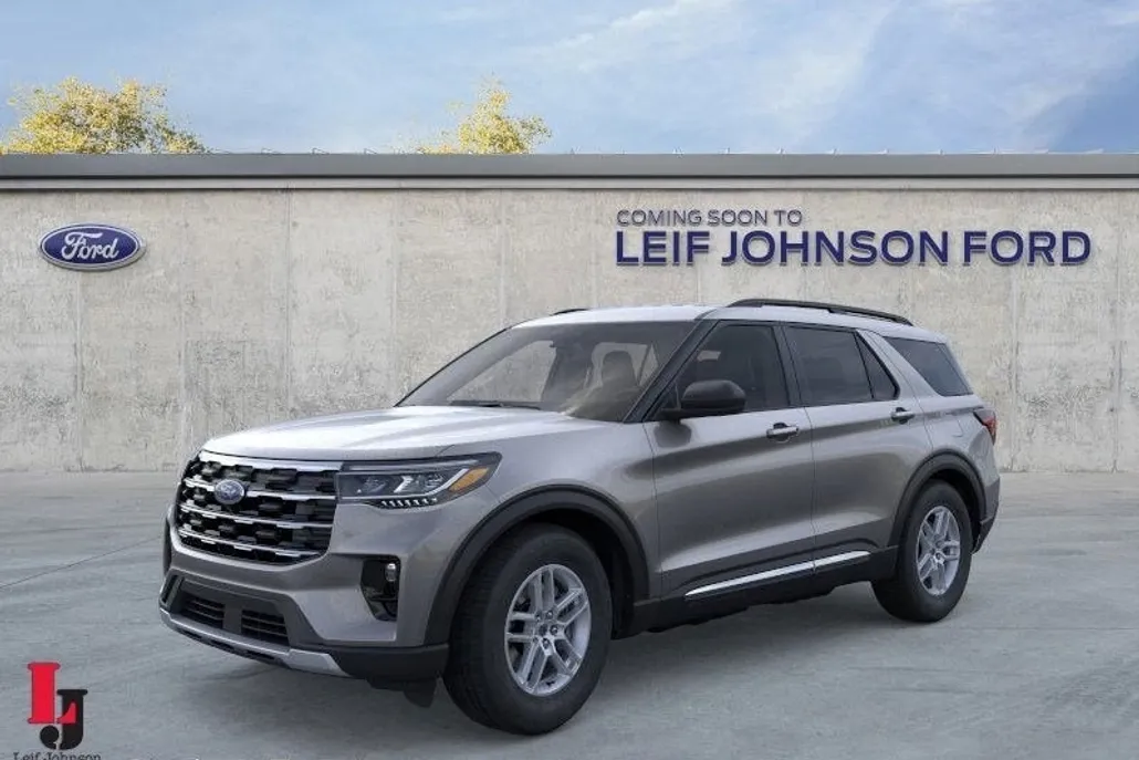 2025 Ford Explorer photo 1