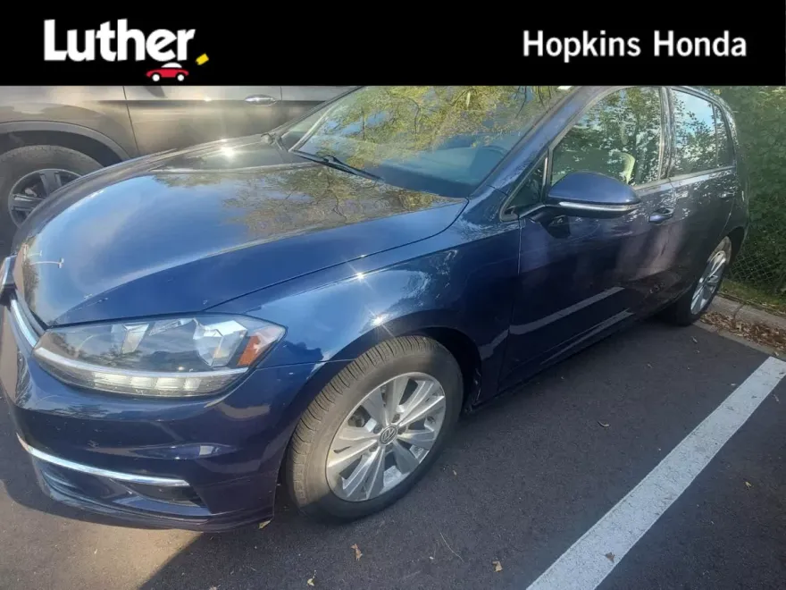 2018 Volkswagen Golf SE photo 1