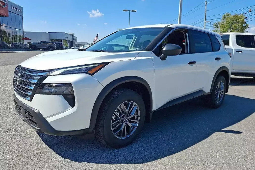 2025 Nissan Rogue AWD S photo 1