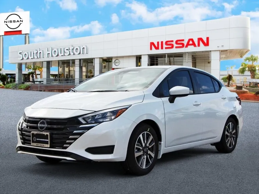 2025 Nissan Versa 1.6 SV photo 1