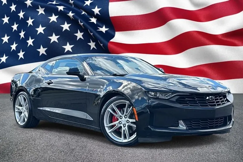 2022 Chevrolet Camaro LT1 photo 1
