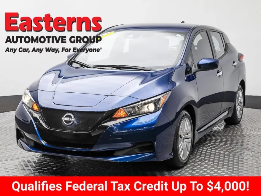 2023 Nissan Leaf S photo 1