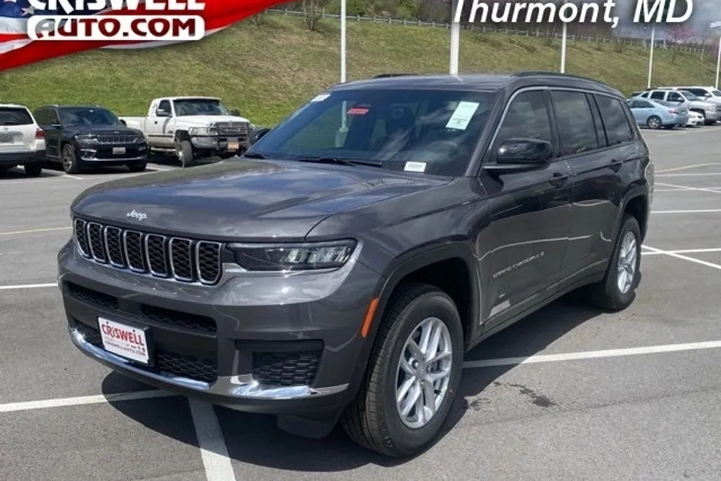 2025 Jeep Grand Cherokee Laredo photo 1