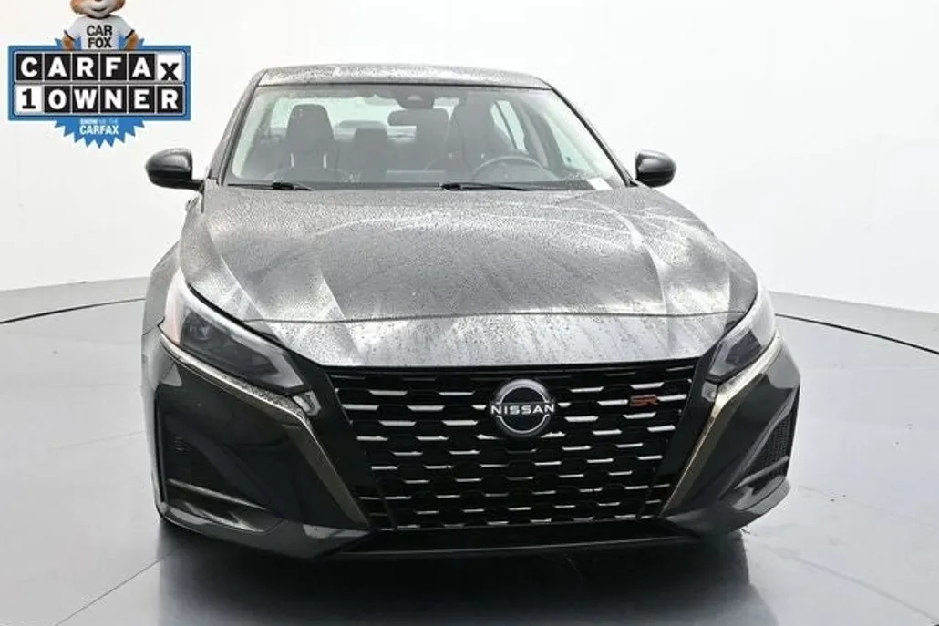 2023 Nissan Altima 2.5 SR photo 1