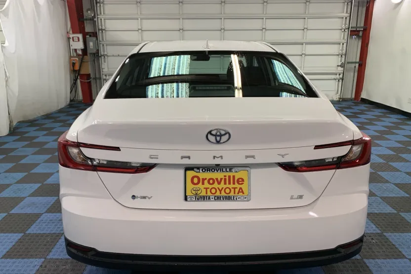 2026 Toyota Camry LE photo 1