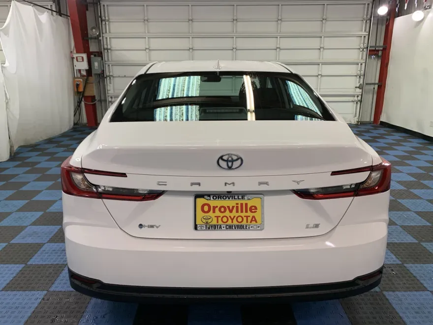 2026 Toyota Camry LE photo 1