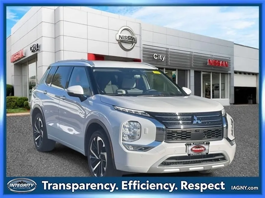 2024 Mitsubishi Outlander PHEV SEL photo 1