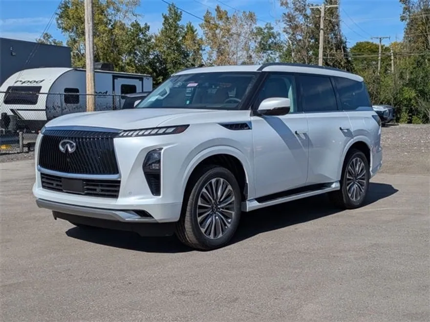 2026 Infiniti QX80 Luxe photo 1