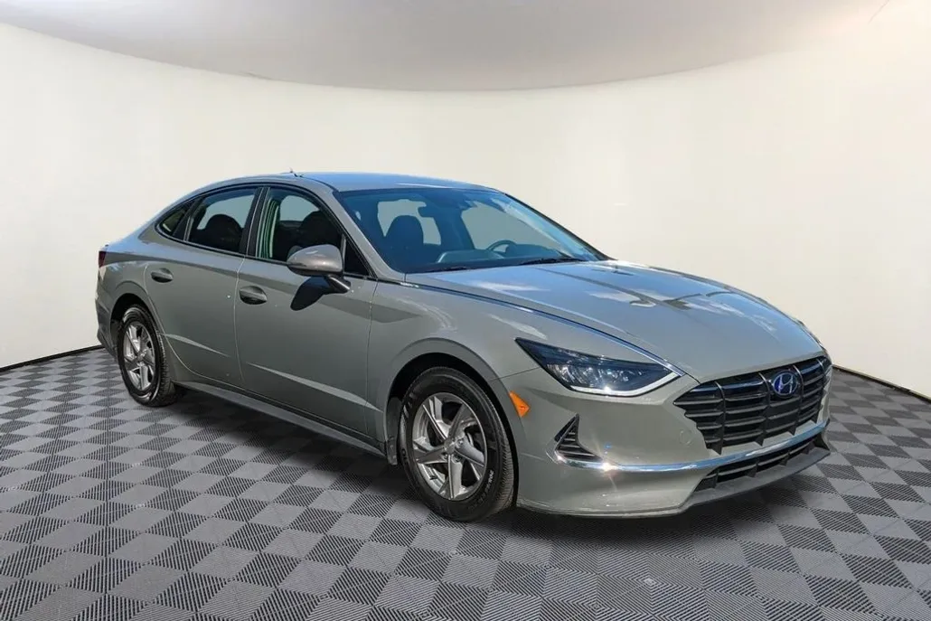 2023 Hyundai Sonata SE photo 1
