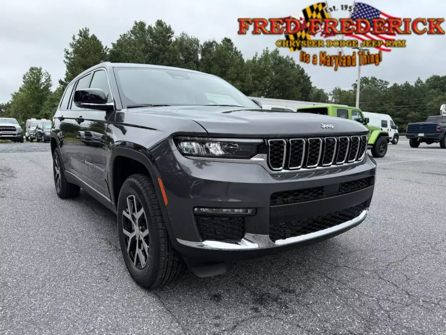 2025 Jeep Grand Cherokee Limited photo 1
