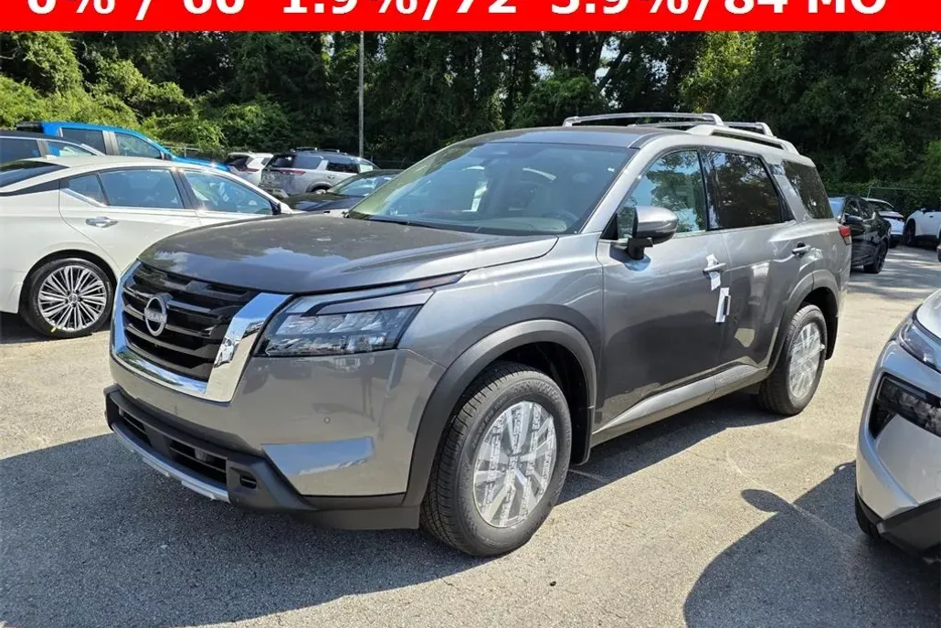 2025 Nissan Pathfinder SL photo 1