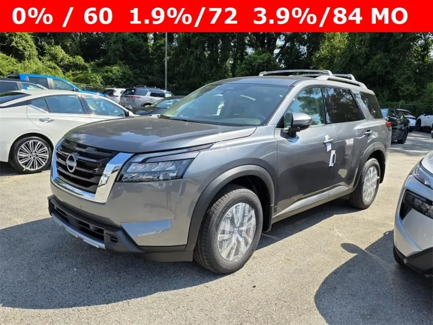 2025 Nissan Pathfinder SL photo 1