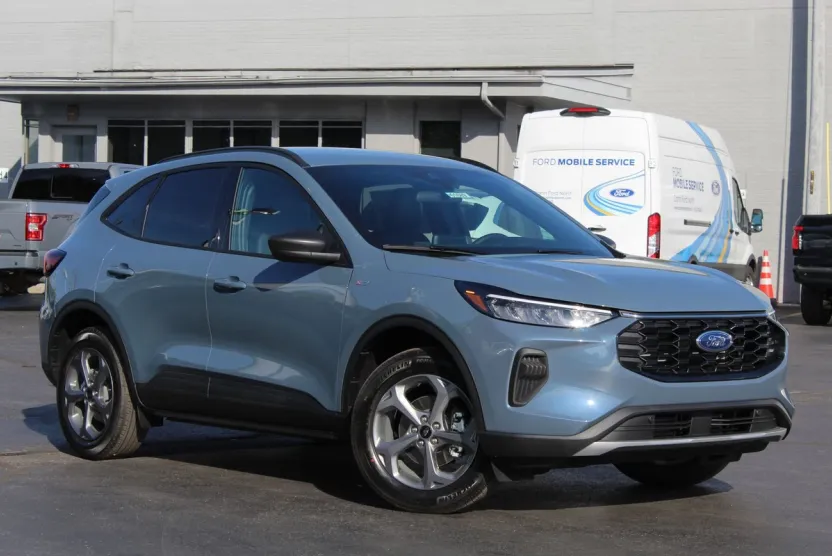 2026 Ford Escape ST-Line photo 1