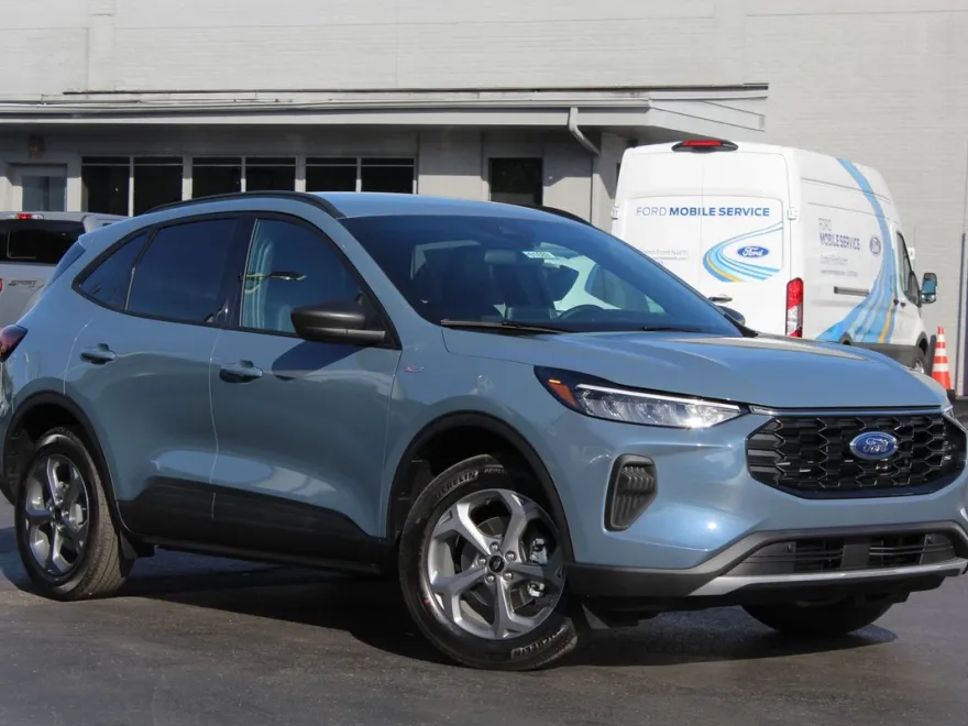 2026 Ford Escape ST-Line photo 1
