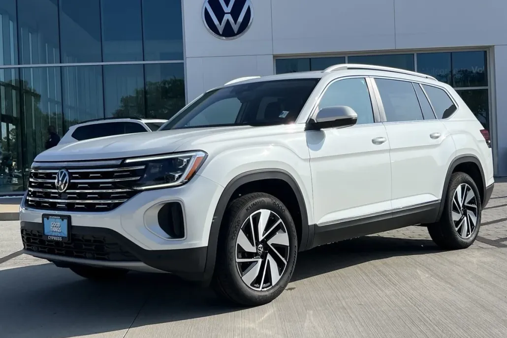 2025 Volkswagen Atlas SEL photo 1