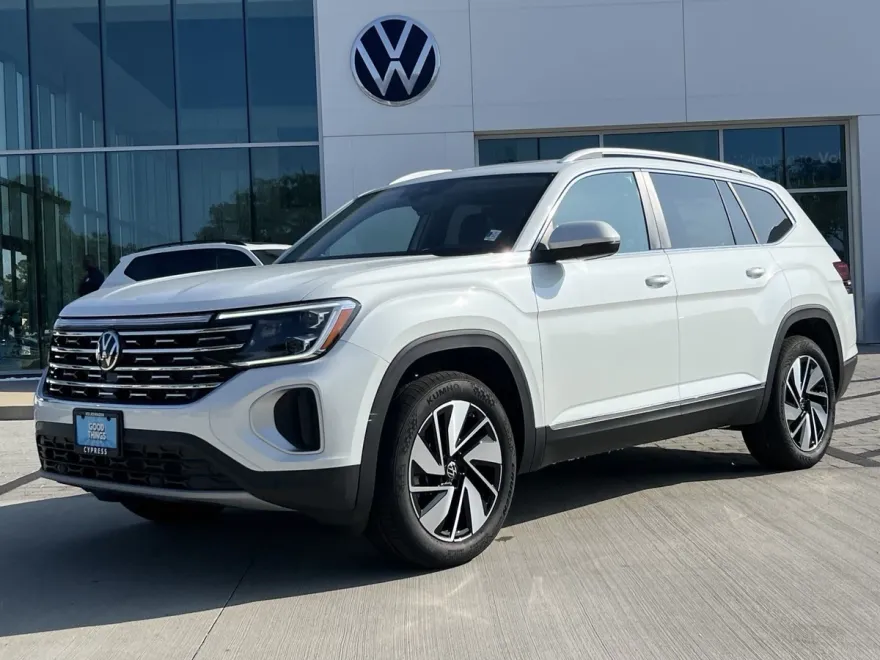 2025 Volkswagen Atlas SEL photo 1