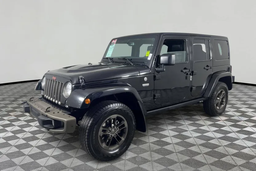 2017 Jeep Wrangler Unlimited Sahara photo 1