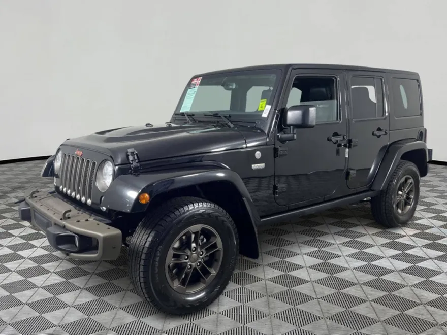 2017 Jeep Wrangler Unlimited Sahara photo 1