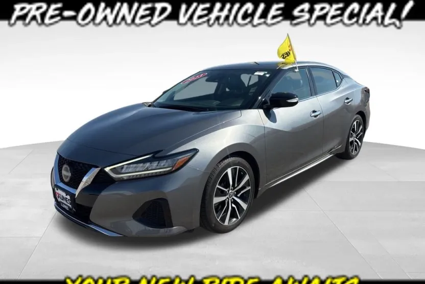 2023 Nissan Maxima SV photo 1
