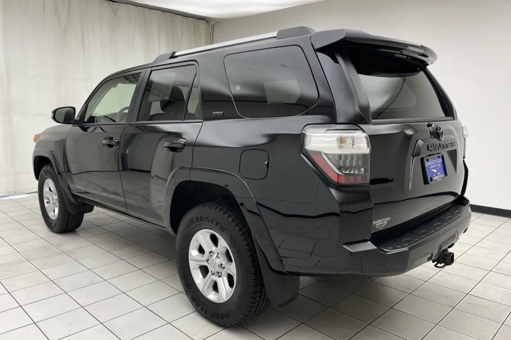 2020 Toyota 4Runner SR5 photo 1