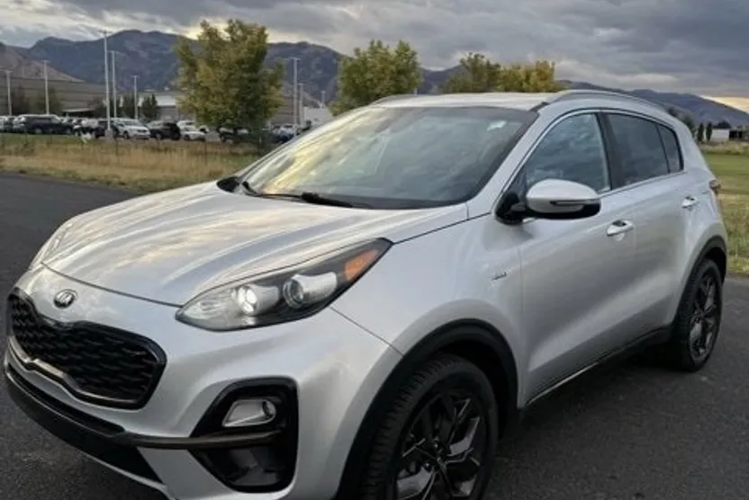 2020 Kia Sportage S photo 1
