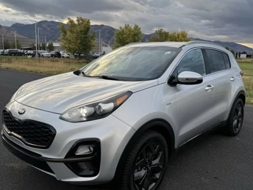 2020 Kia Sportage S photo 1