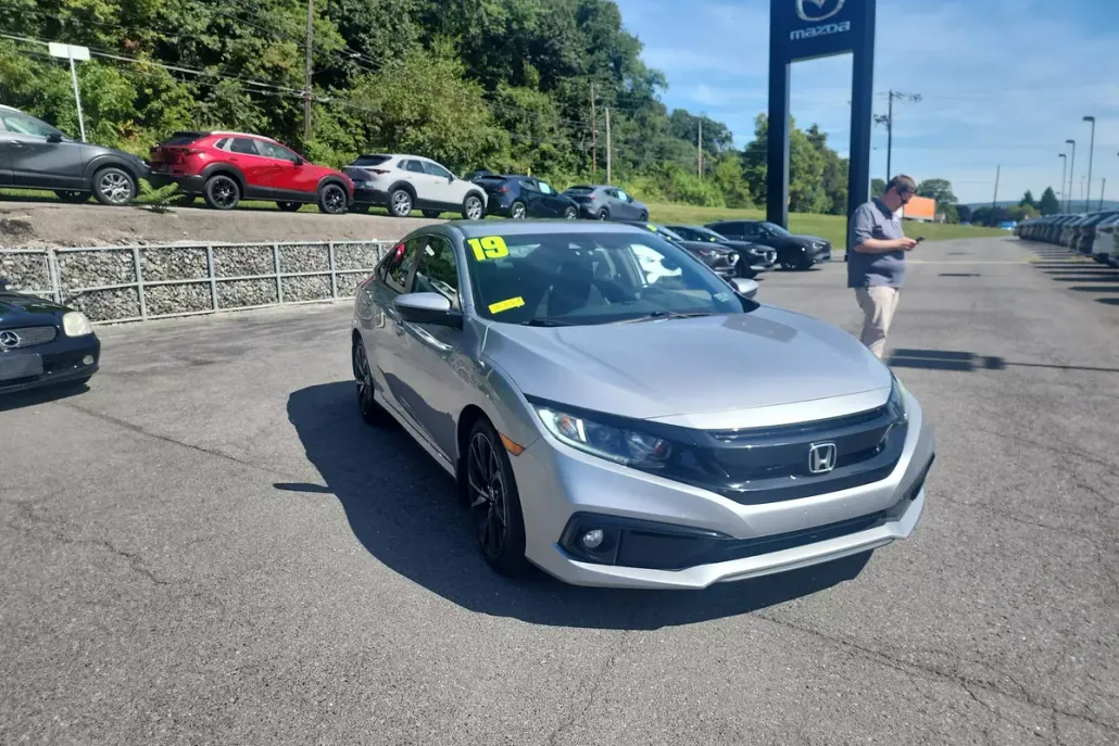 2019 Honda Civic Sport photo 1