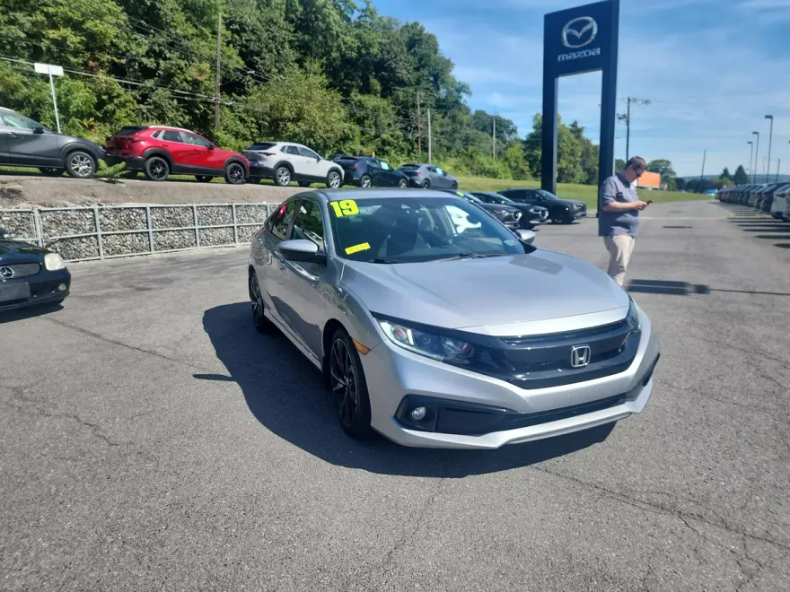2019 Honda Civic Sport photo 1