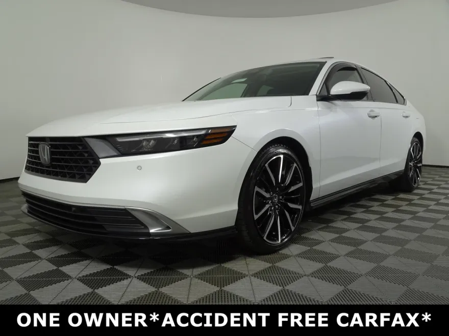 2023 Honda Accord Hybrid Touring photo 1