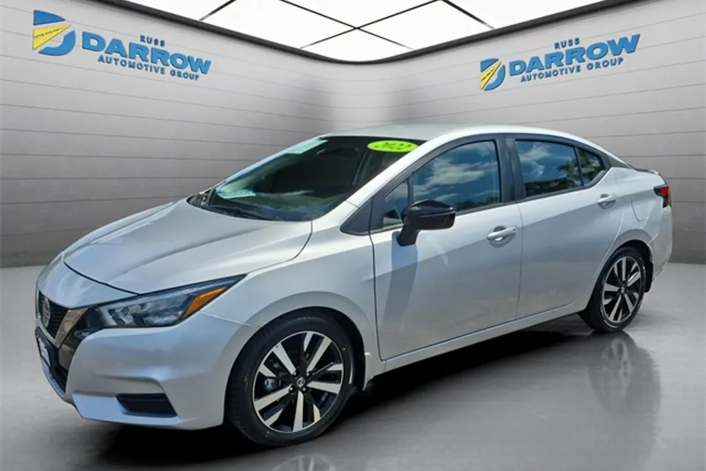 2022 Nissan Versa 1.6 SR photo 1