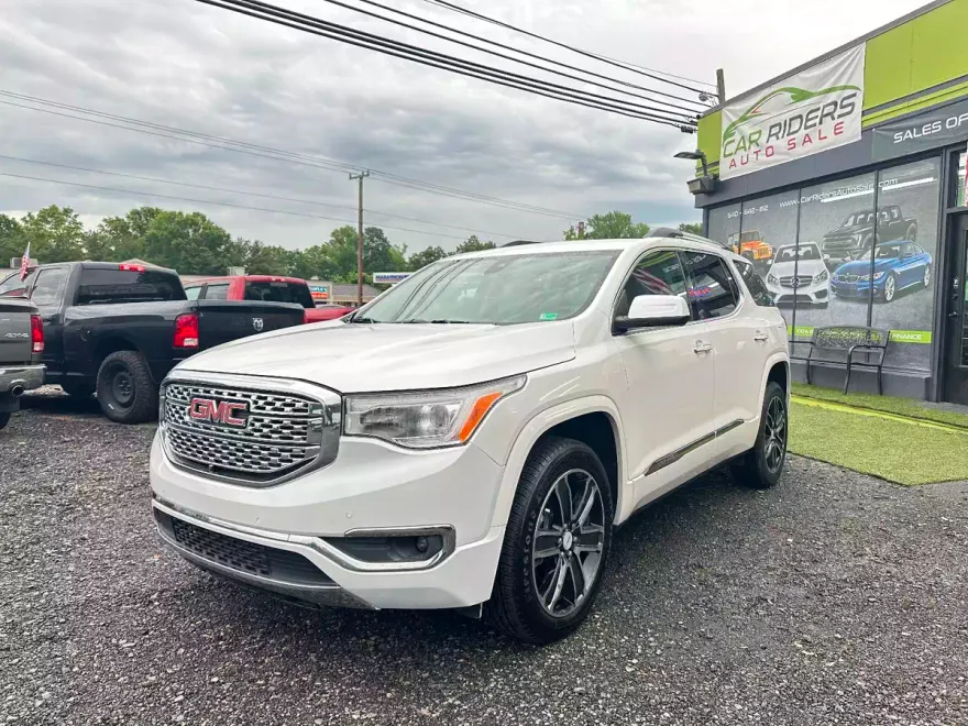 2017 Gmc Acadia Denali photo 1