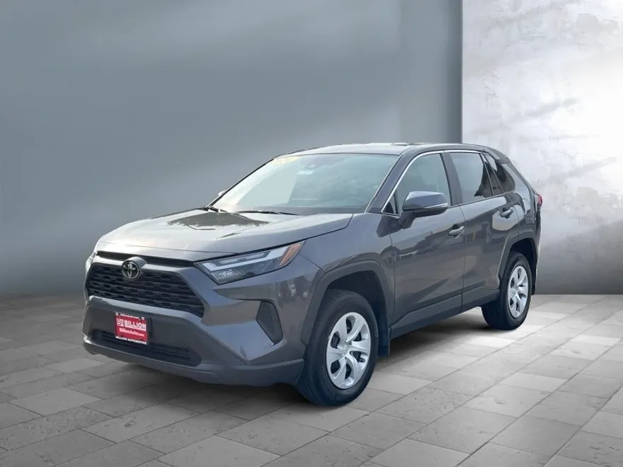 2024 Toyota RAV4 LE photo 1
