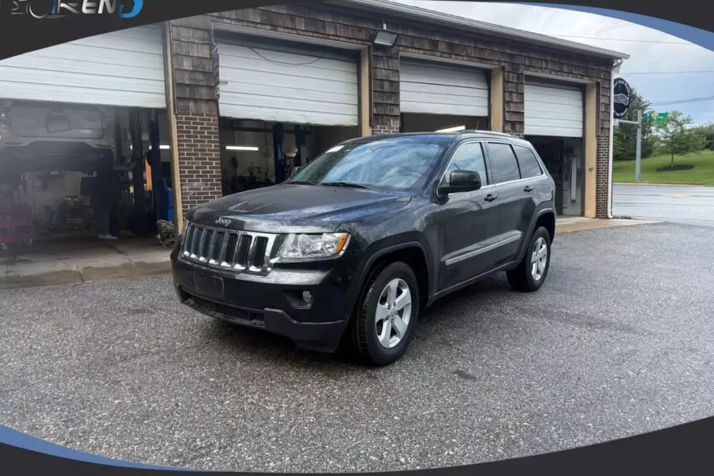 2012 Jeep Grand Cherokee Laredo Sport photo 1